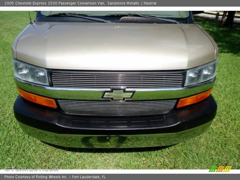 Sandstone Metallic / Neutral 2005 Chevrolet Express 1500 Passenger Conversion Van