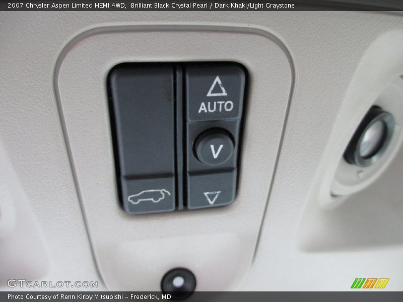 Brilliant Black Crystal Pearl / Dark Khaki/Light Graystone 2007 Chrysler Aspen Limited HEMI 4WD