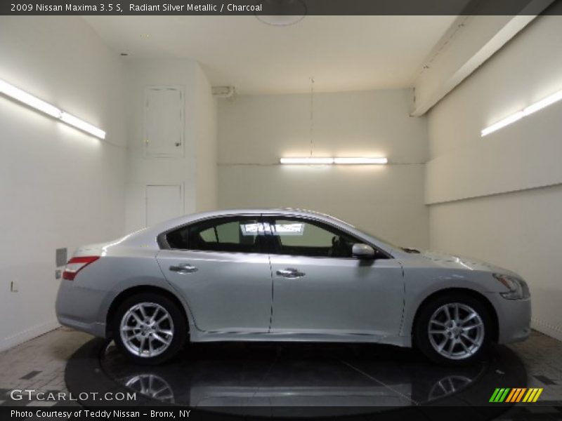 Radiant Silver Metallic / Charcoal 2009 Nissan Maxima 3.5 S
