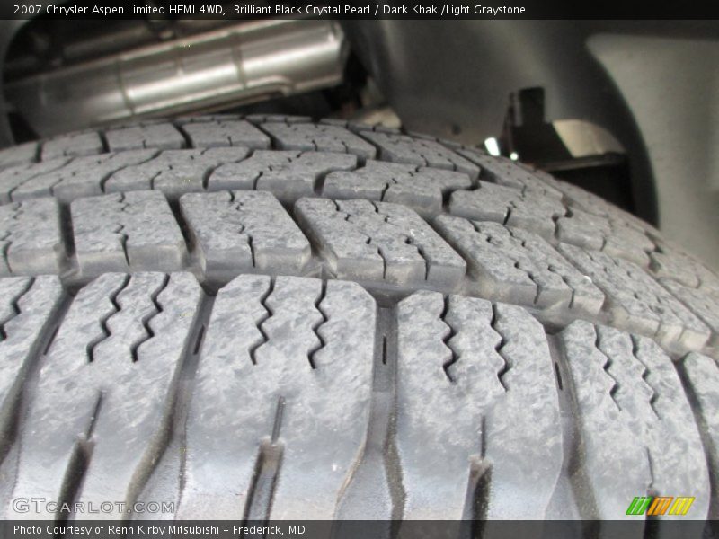 Brilliant Black Crystal Pearl / Dark Khaki/Light Graystone 2007 Chrysler Aspen Limited HEMI 4WD