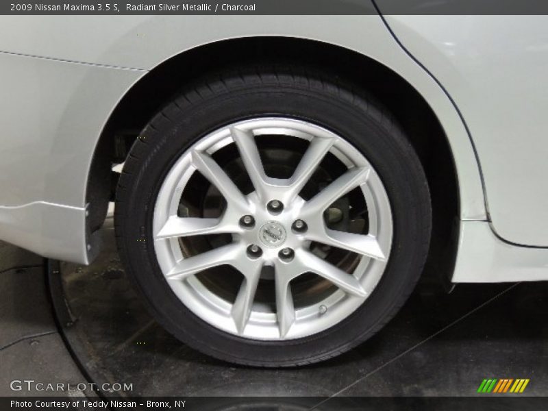 Radiant Silver Metallic / Charcoal 2009 Nissan Maxima 3.5 S