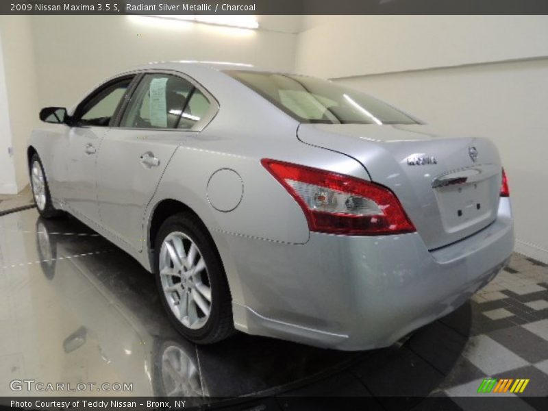 Radiant Silver Metallic / Charcoal 2009 Nissan Maxima 3.5 S