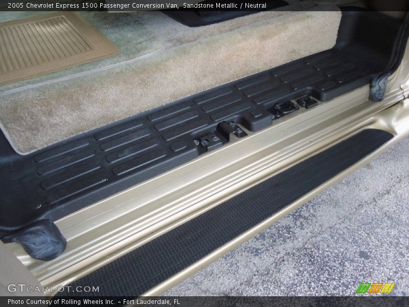 Sandstone Metallic / Neutral 2005 Chevrolet Express 1500 Passenger Conversion Van