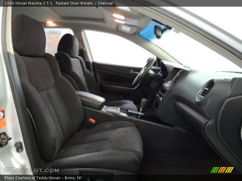 Radiant Silver Metallic / Charcoal 2009 Nissan Maxima 3.5 S
