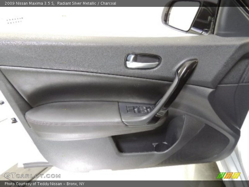Radiant Silver Metallic / Charcoal 2009 Nissan Maxima 3.5 S
