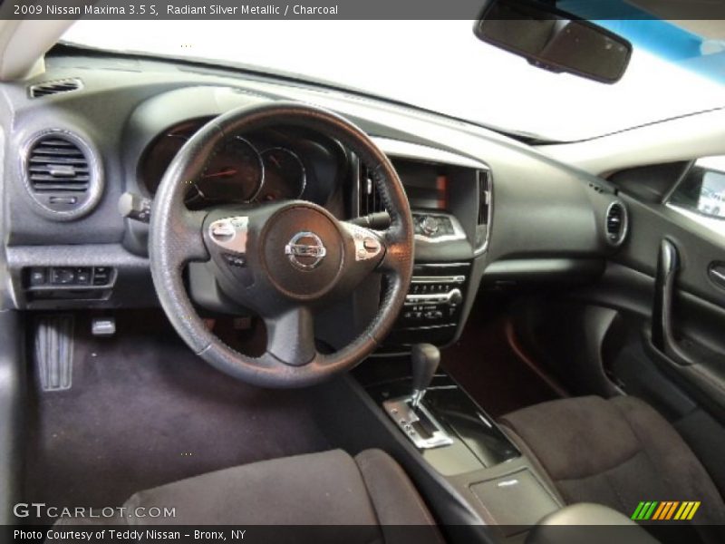 Radiant Silver Metallic / Charcoal 2009 Nissan Maxima 3.5 S