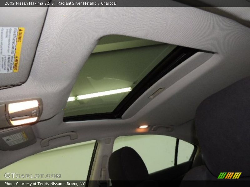 Radiant Silver Metallic / Charcoal 2009 Nissan Maxima 3.5 S
