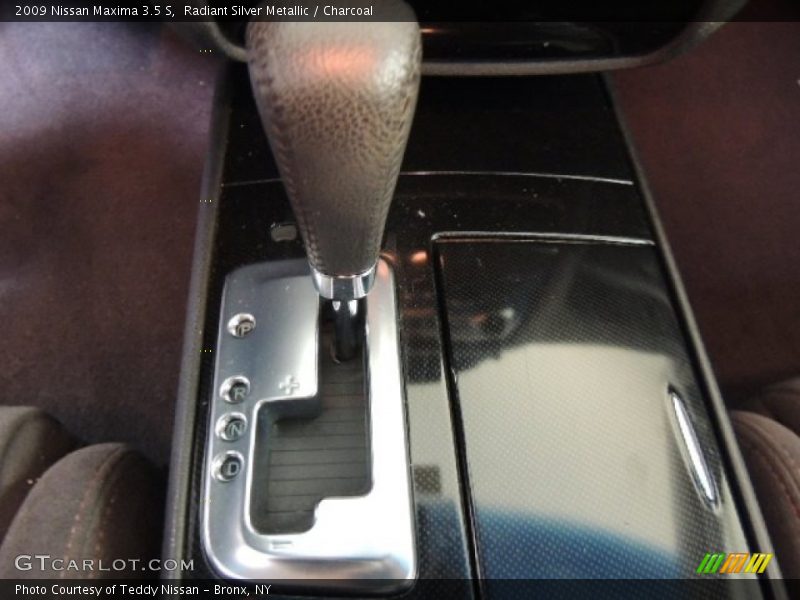 Radiant Silver Metallic / Charcoal 2009 Nissan Maxima 3.5 S