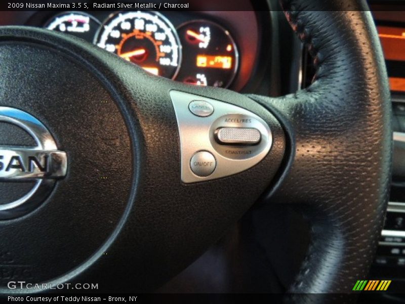 Radiant Silver Metallic / Charcoal 2009 Nissan Maxima 3.5 S