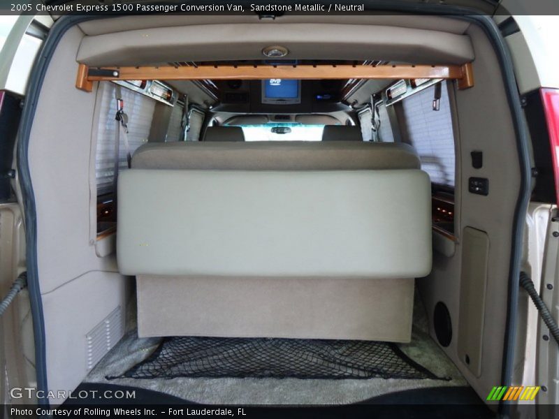  2005 Express 1500 Passenger Conversion Van Trunk