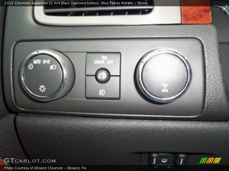 Controls of 2013 Avalanche LS 4x4 Black Diamond Edition