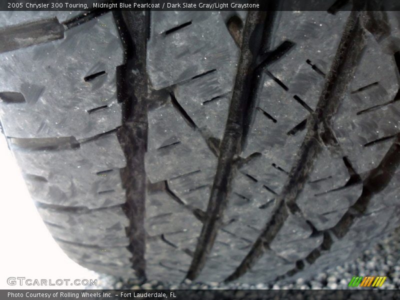 Midnight Blue Pearlcoat / Dark Slate Gray/Light Graystone 2005 Chrysler 300 Touring