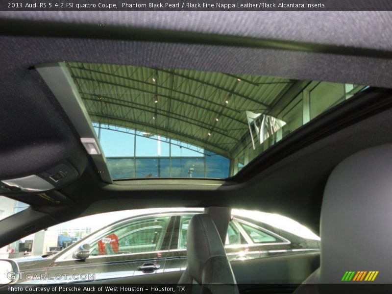 Sunroof of 2013 RS 5 4.2 FSI quattro Coupe