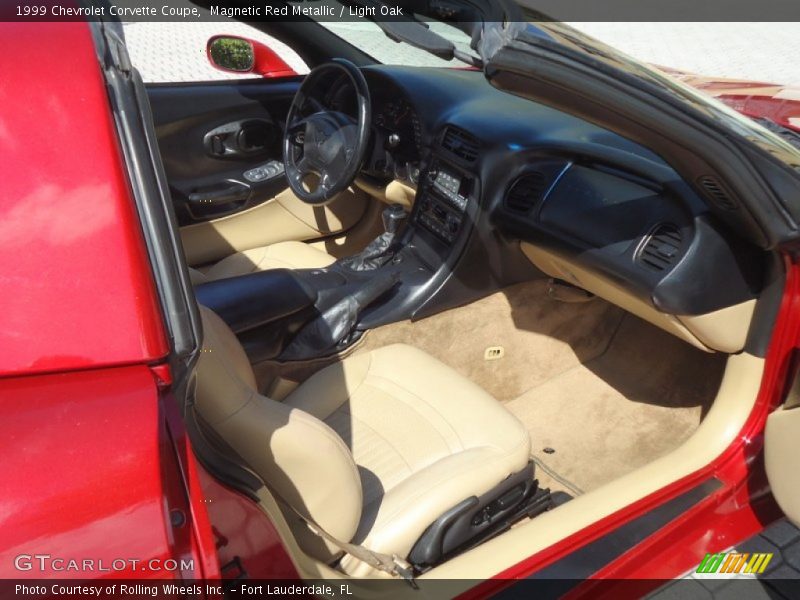 Magnetic Red Metallic / Light Oak 1999 Chevrolet Corvette Coupe