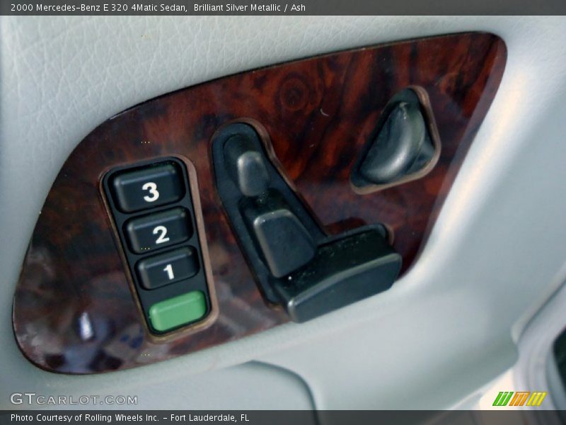 Controls of 2000 E 320 4Matic Sedan