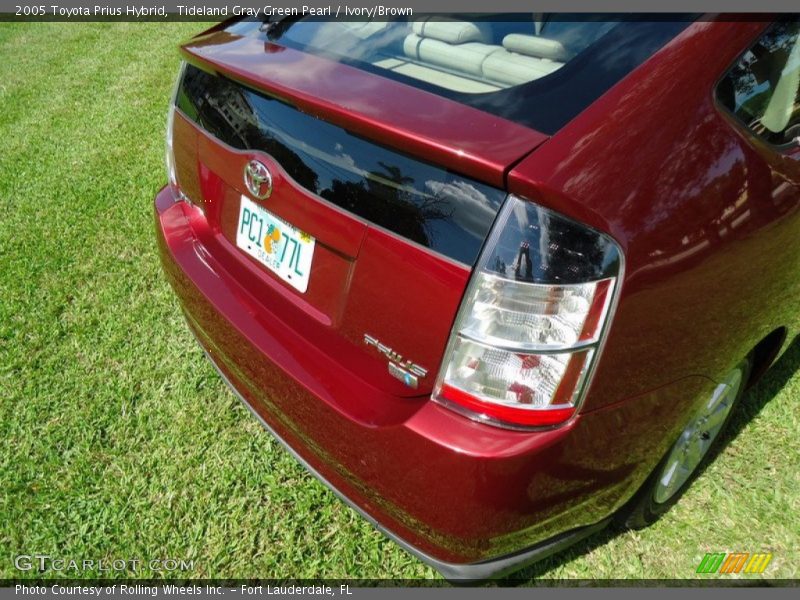 Tideland Gray Green Pearl / Ivory/Brown 2005 Toyota Prius Hybrid