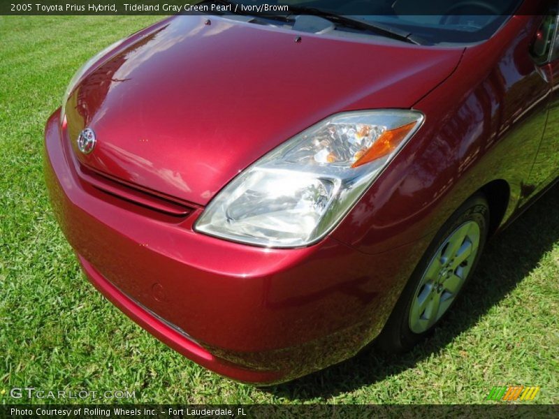Tideland Gray Green Pearl / Ivory/Brown 2005 Toyota Prius Hybrid