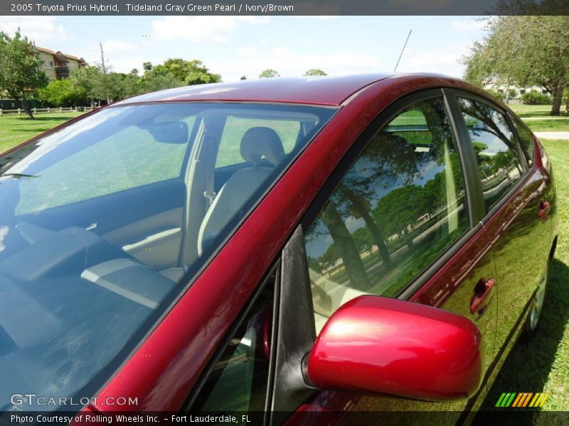 Tideland Gray Green Pearl / Ivory/Brown 2005 Toyota Prius Hybrid