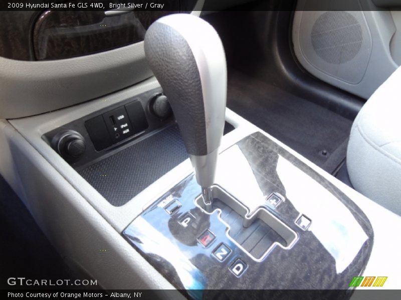 Bright Silver / Gray 2009 Hyundai Santa Fe GLS 4WD