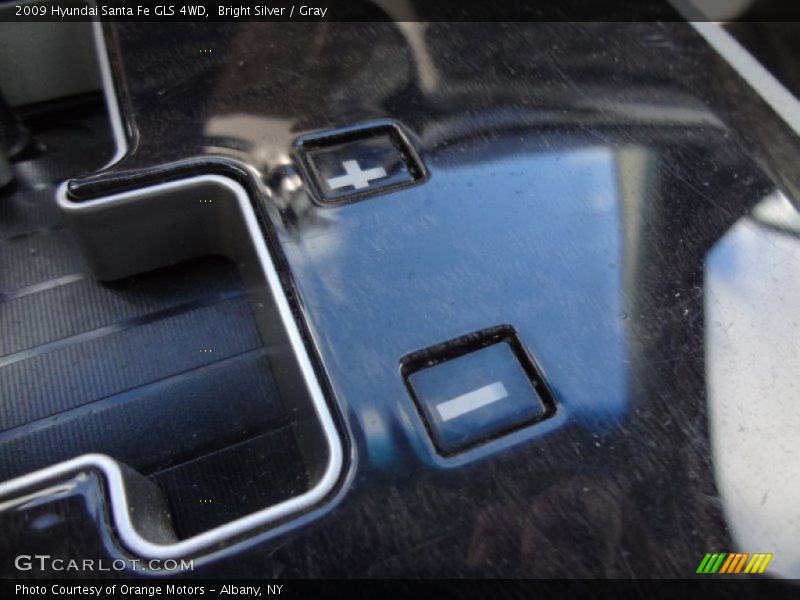 Bright Silver / Gray 2009 Hyundai Santa Fe GLS 4WD