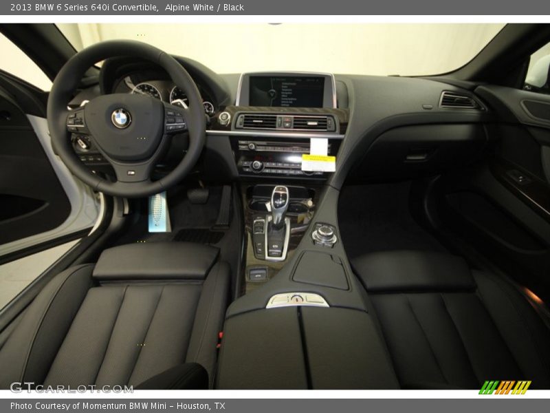Dashboard of 2013 6 Series 640i Convertible