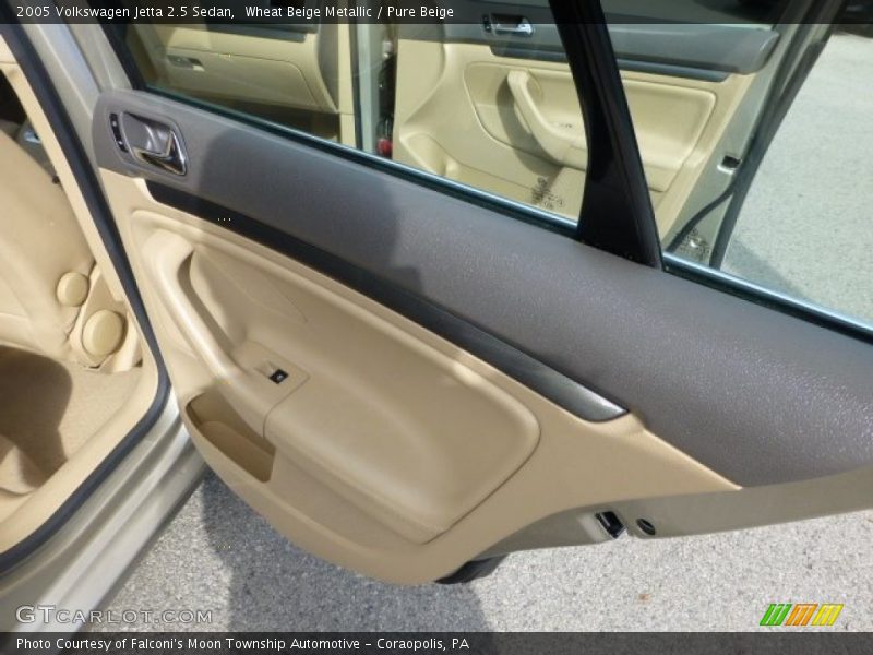 Wheat Beige Metallic / Pure Beige 2005 Volkswagen Jetta 2.5 Sedan