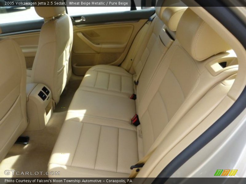 Wheat Beige Metallic / Pure Beige 2005 Volkswagen Jetta 2.5 Sedan