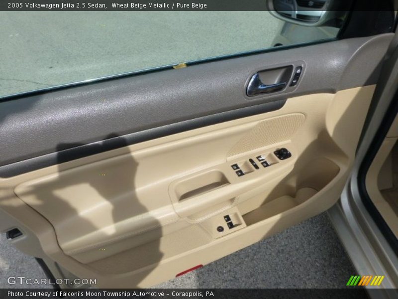 Wheat Beige Metallic / Pure Beige 2005 Volkswagen Jetta 2.5 Sedan