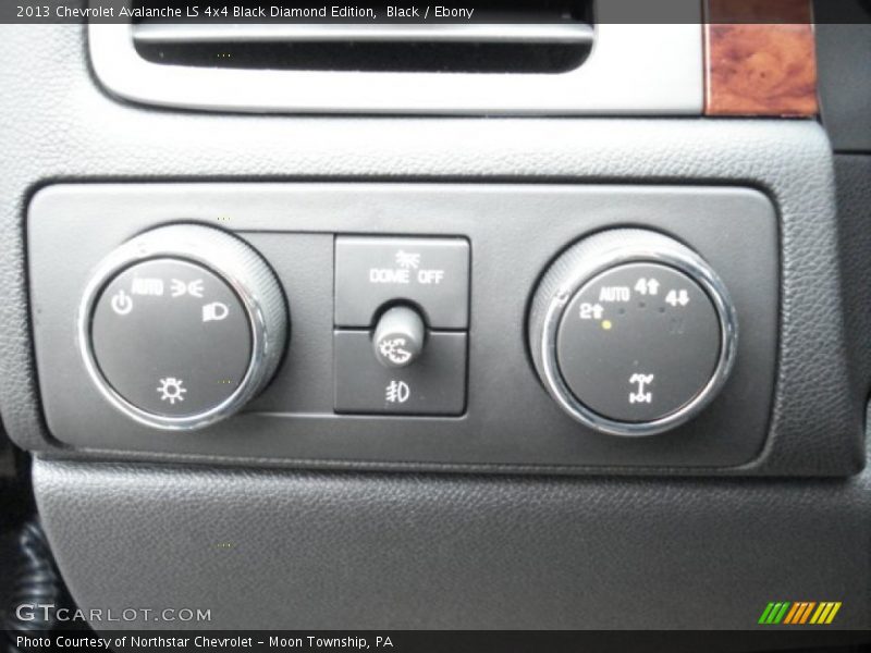 Controls of 2013 Avalanche LS 4x4 Black Diamond Edition