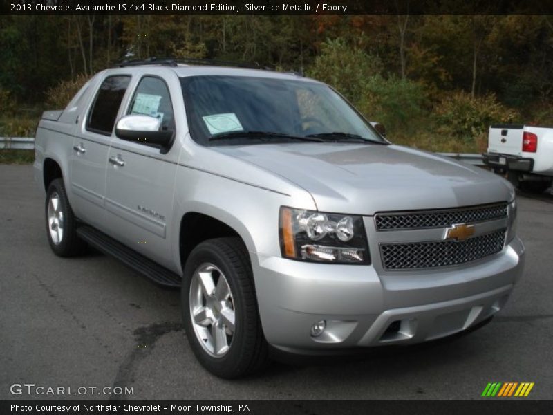 Front 3/4 View of 2013 Avalanche LS 4x4 Black Diamond Edition