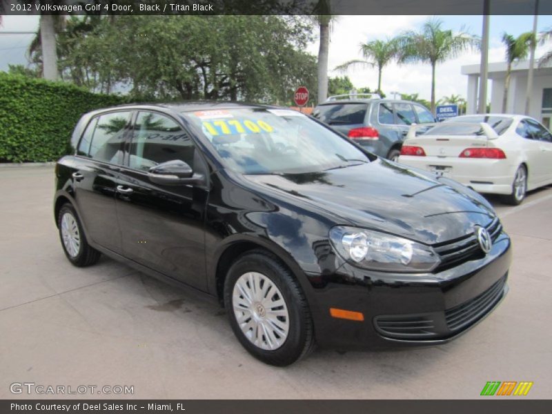 Front 3/4 View of 2012 Golf 4 Door