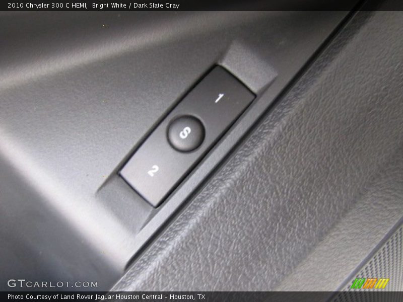 Bright White / Dark Slate Gray 2010 Chrysler 300 C HEMI