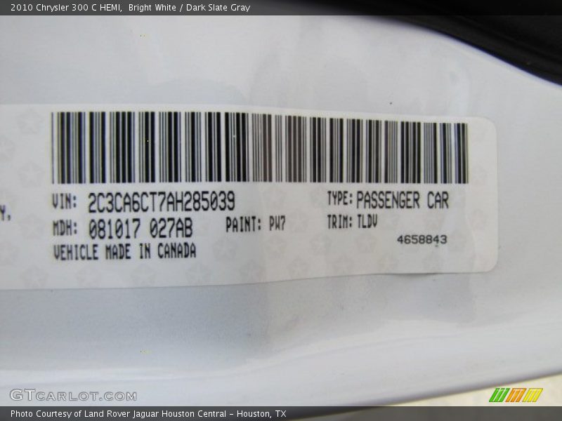 Bright White / Dark Slate Gray 2010 Chrysler 300 C HEMI