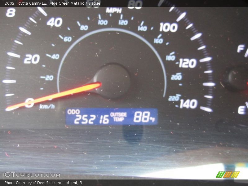Aloe Green Metallic / Bisque 2009 Toyota Camry LE