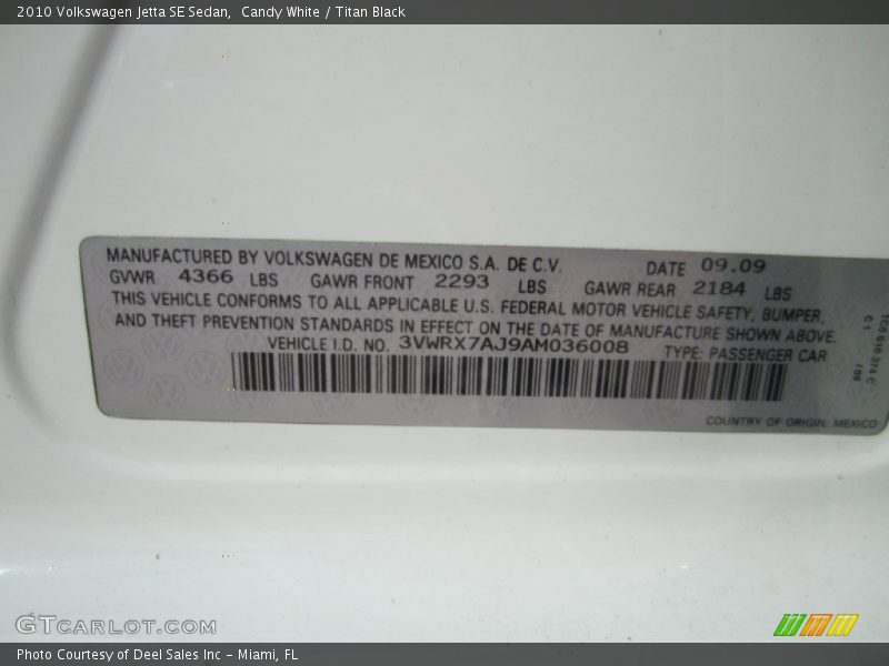 Candy White / Titan Black 2010 Volkswagen Jetta SE Sedan