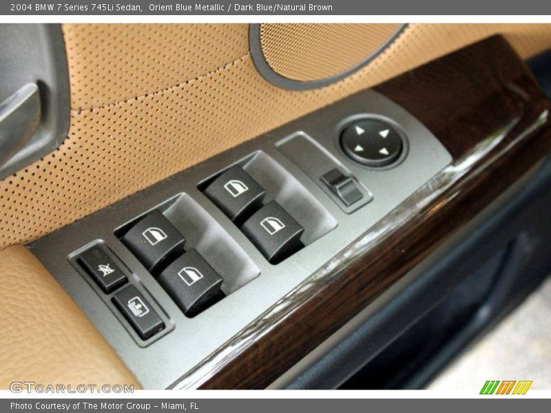 Controls of 2004 7 Series 745Li Sedan