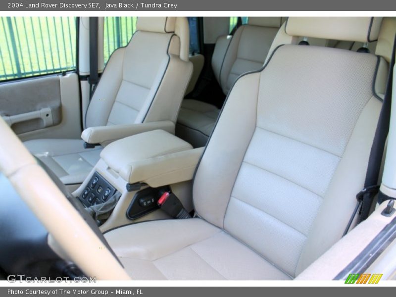 Front Seat of 2004 Discovery SE7