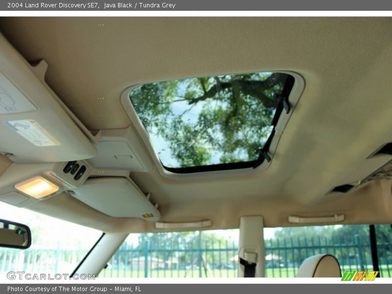 Sunroof of 2004 Discovery SE7