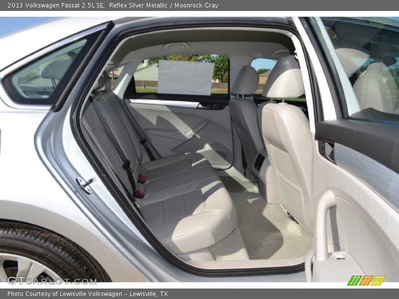 Reflex Silver Metallic / Moonrock Gray 2013 Volkswagen Passat 2.5L SE