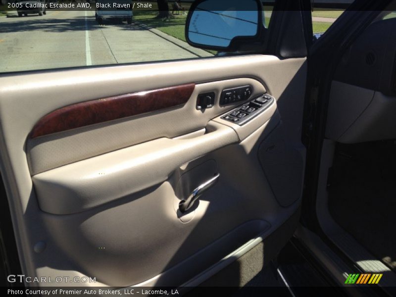 Black Raven / Shale 2005 Cadillac Escalade AWD