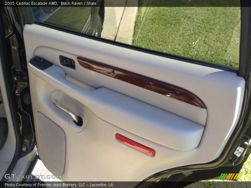 Black Raven / Shale 2005 Cadillac Escalade AWD