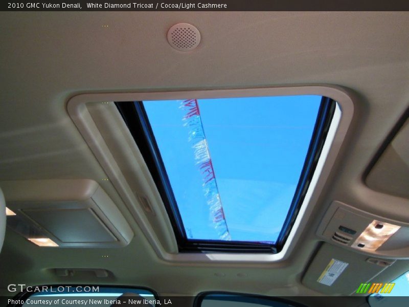 White Diamond Tricoat / Cocoa/Light Cashmere 2010 GMC Yukon Denali