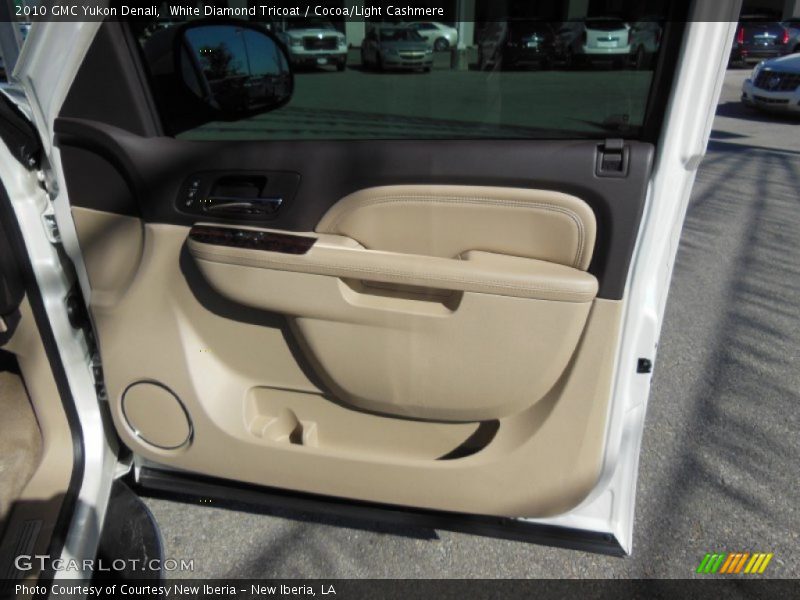 White Diamond Tricoat / Cocoa/Light Cashmere 2010 GMC Yukon Denali