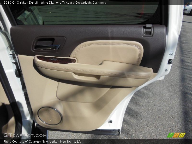 White Diamond Tricoat / Cocoa/Light Cashmere 2010 GMC Yukon Denali