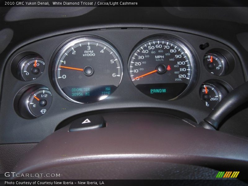 White Diamond Tricoat / Cocoa/Light Cashmere 2010 GMC Yukon Denali