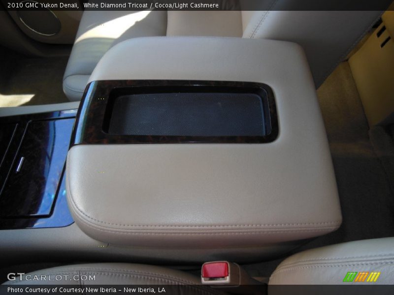 White Diamond Tricoat / Cocoa/Light Cashmere 2010 GMC Yukon Denali