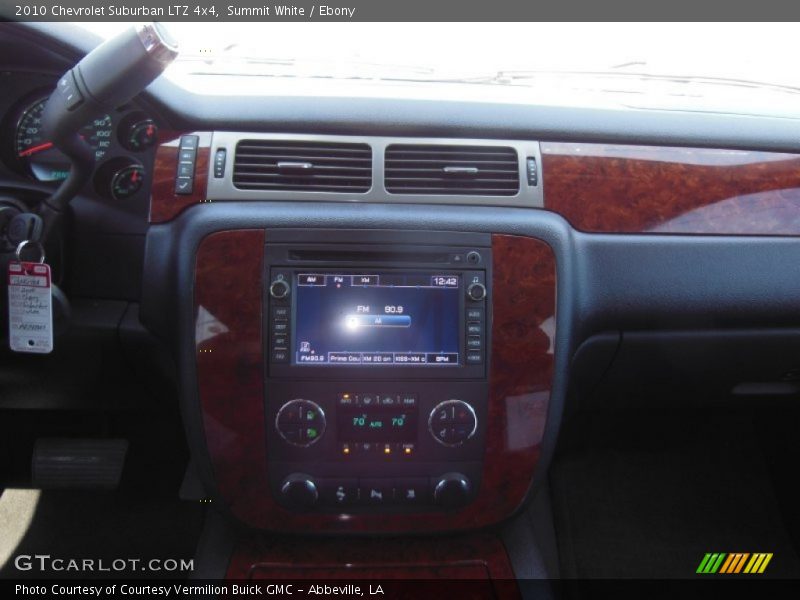 Summit White / Ebony 2010 Chevrolet Suburban LTZ 4x4
