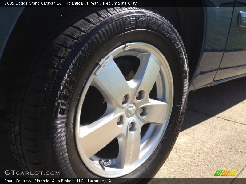 Atlantic Blue Pearl / Medium Slate Gray 2005 Dodge Grand Caravan SXT