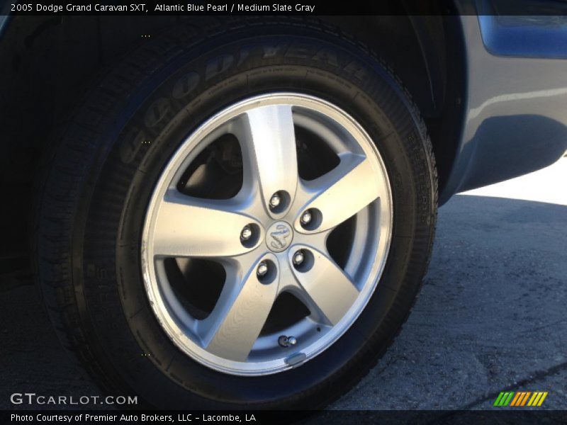 Atlantic Blue Pearl / Medium Slate Gray 2005 Dodge Grand Caravan SXT