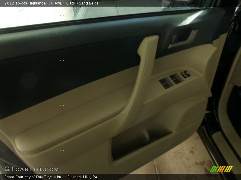 Black / Sand Beige 2012 Toyota Highlander V6 4WD